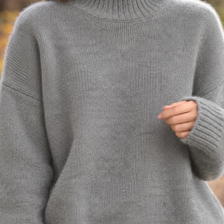 Caitriona - Women's oversized roll neck jumper in Grey – close-up