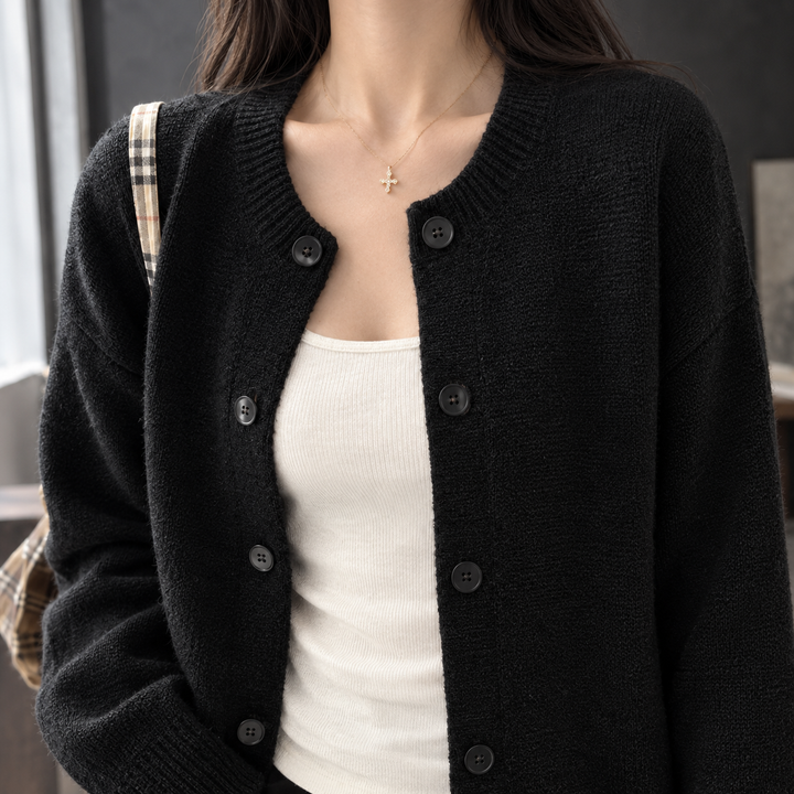 Women's relaxed cardigan Alfreda in Black – close-up view