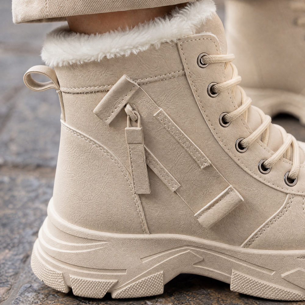 Borrowdale women's fleece-lined lace-up ankle boots in Beige – detail view