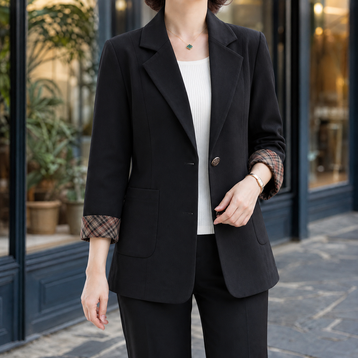 Witney women's tailored blazer in Black – front view