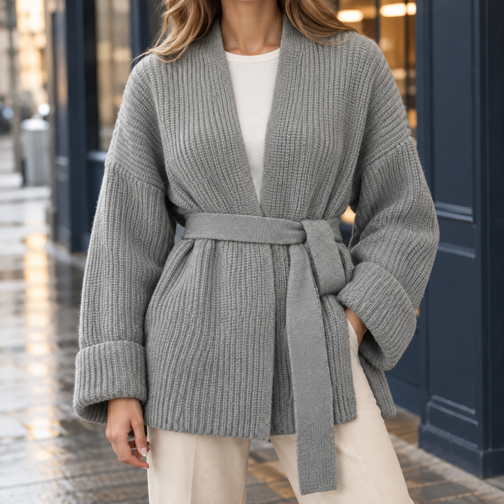 Women's chunky belted cardigan Niamh in Grey – front view