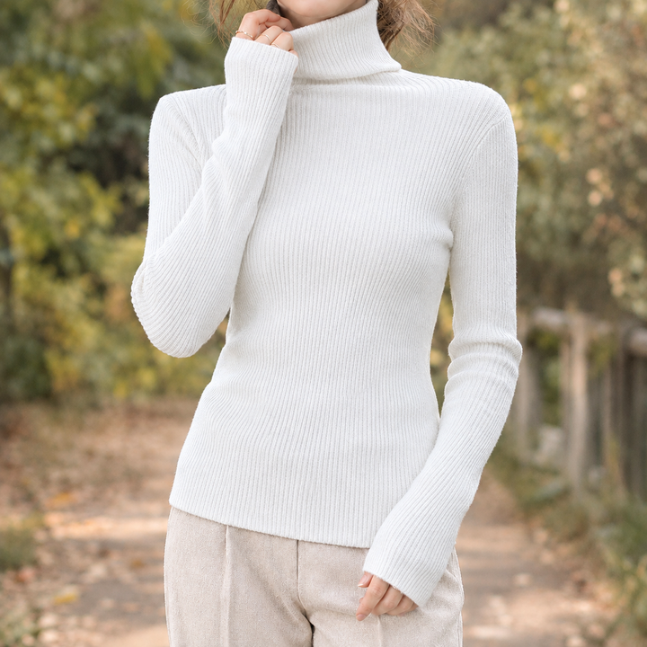 Carole - Women's ribbed roll neck jumper in White – front view