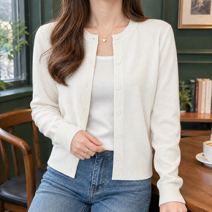 Eleri - Women's fine knit cardigan in White – front view