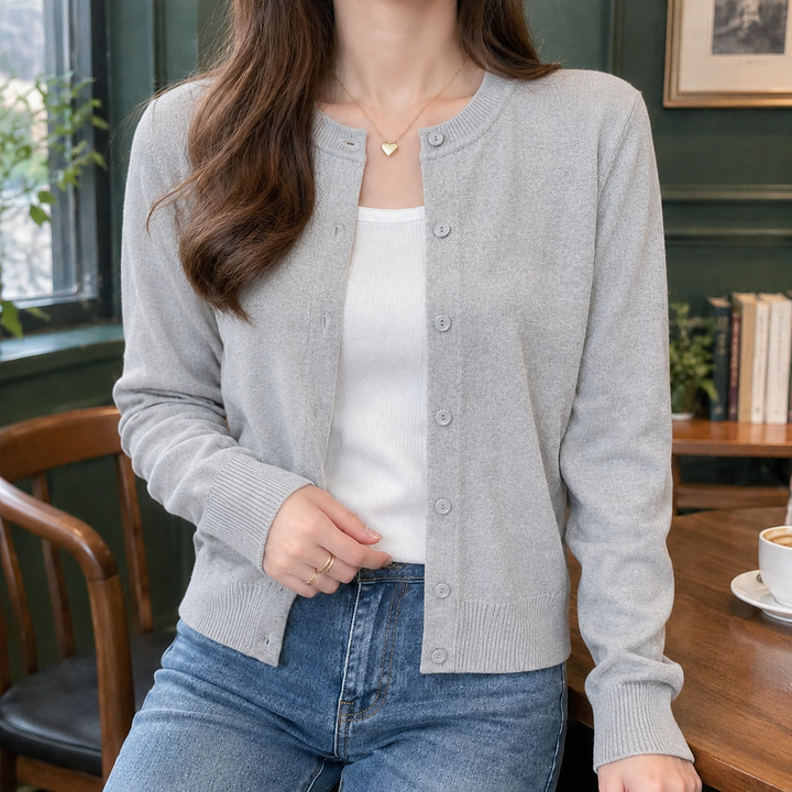 Eleri - Women's fine knit cardigan in Light Grey – front view