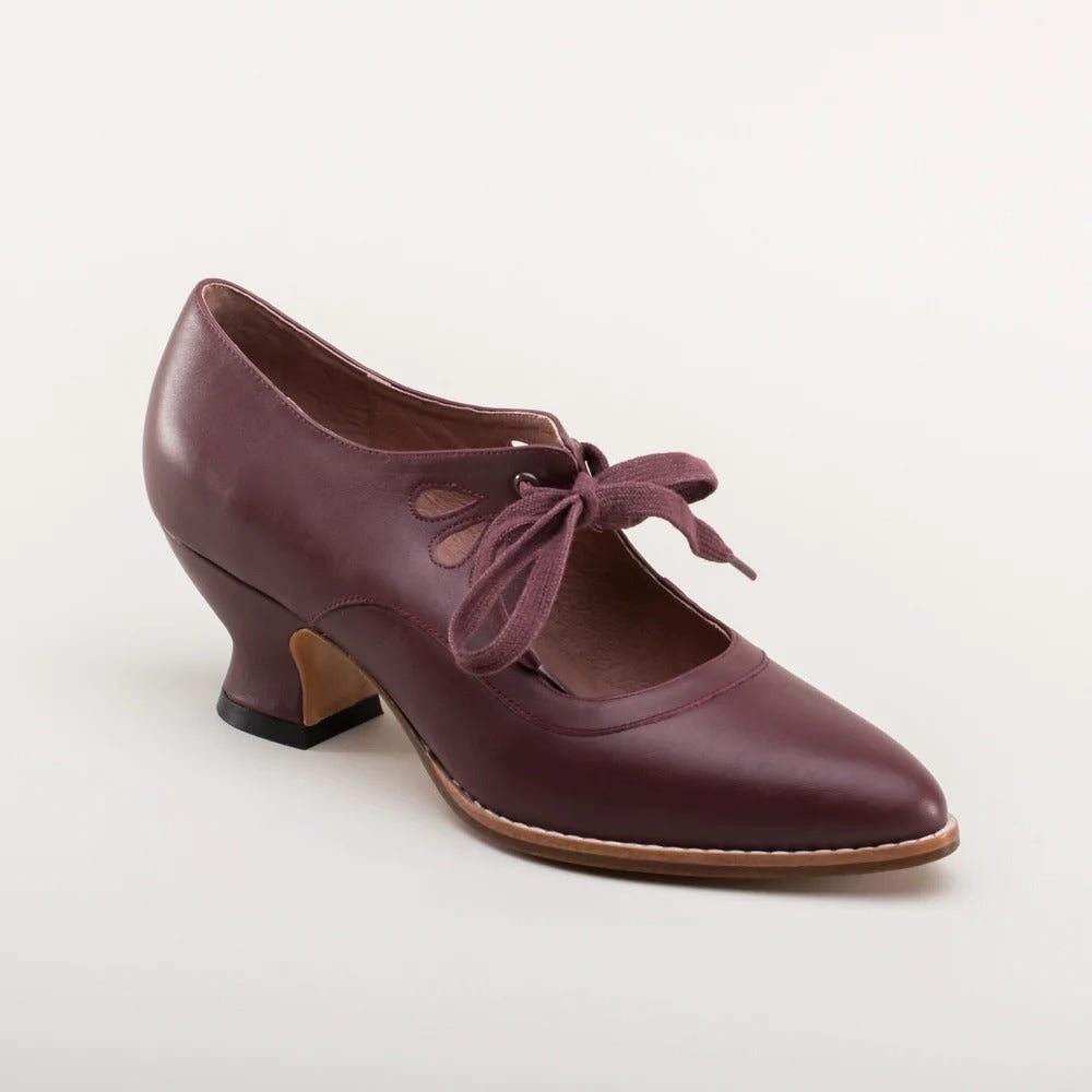 Women's lace up heels Rhiannon in Black – angled view