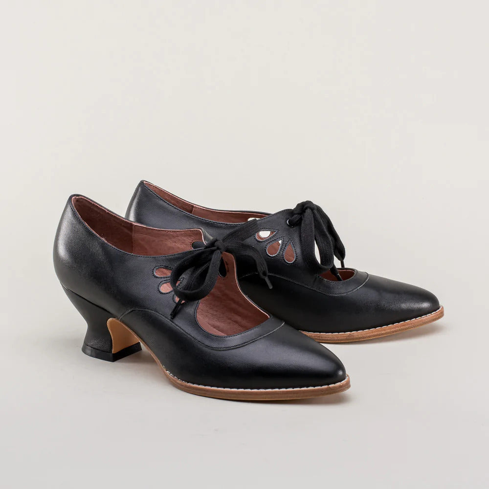 Women's lace up heels Rhiannon in Black – pair view