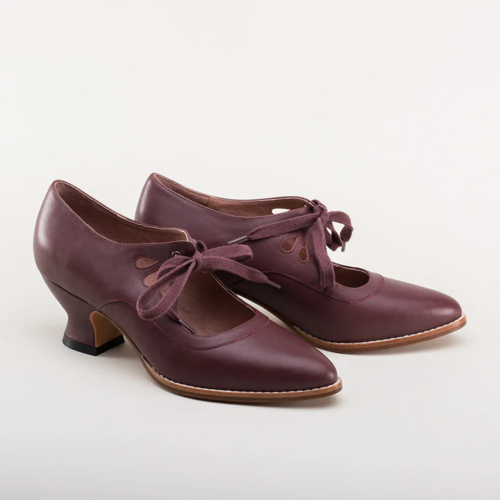 Women's lace up heels Rhiannon in Purple – single shoe view