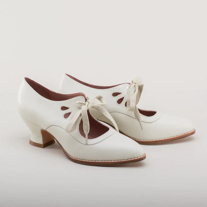 Women's lace up heels Rhiannon in White – pair view