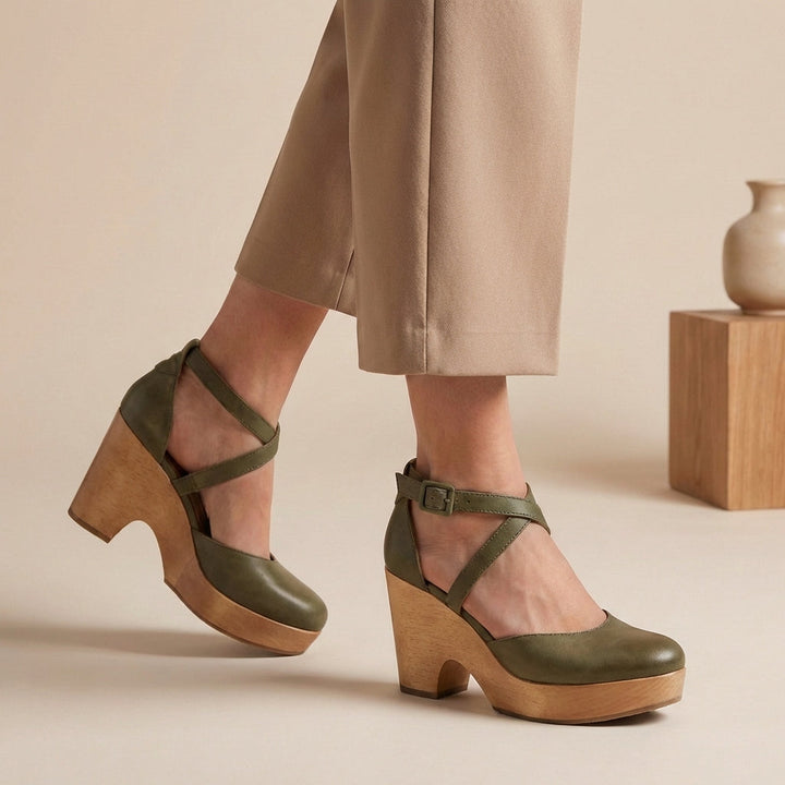 Women's closed toe platform heels Dulcie in Green – on foot side view