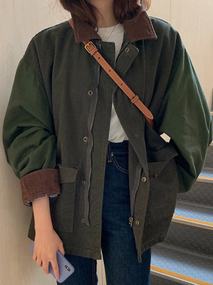 Muker women's utility jacket in Army Green – front view